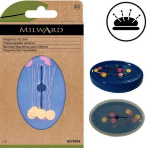 4895126755554 | 9279554 | MG9279554 | Milward | Milward Green | Milward Magnetisch Speldenkussen Veilig Met Deksel | Milward Magnetisch Speldenkussen met Veiligheidsdeksel | magnetisch speldenkussen | speldenkussen met deksel | milward speldenkussen | speldenkussen veilig | naaispeldenkussen | magnetische naaiaccessoires | quilt speldenkussen | borduur speldenkussen | magnet pin cushion | magnetic pincushion | pincushion with lid | sewing magnetic pincushion | nähnadel kissen magnetisch | magnetisches nadelkissen | stecknadel kissen | handwerk tools | naaigereedschap | quilt accessoires | borduur accessoires | sewing tools | quilting tools | embroidery tools | veilige spelden | spelden opbergen | naalden opbergen
