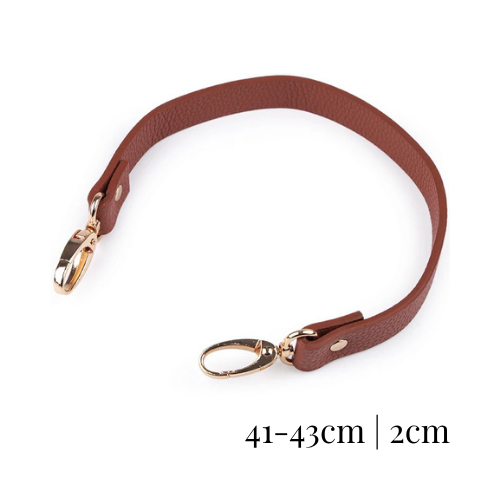 890714-2 | 8596475376617 | Cognac Tas Hengsel 41-43cm Nikkel Karabijnhaken Kunstleer | cognac tas hengsel | cognac tashengsel | tas hengsel 41cm | tas hengsel 43cm | tashengsel kunstleer | kunstleren tashengsel | kort tashengsel | afneembaar tashengsel | hengsel met karabijnhaken | gouden karabijnhaken | cognac goud | tas handvat cognac | handtas hengsel | hengsel 2cm | tassen maken | tas accessoires | tasonderdelen | bag handle cognac | cognac bag handle | faux leather bag handle | bag handle with carabiners | detachable bag handle | gold carabiner bag handle | Taschenhenkel Cognac | Taschengriff Cognac | Kunstleder Taschenhenkel | Taschenhenkel mit Karabiner | Henkel Gold Cognac | manico borsa cognac | manico borsa ecopelle | manico con moschettoni | accessori borse